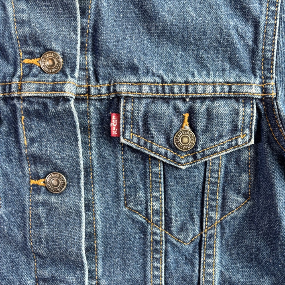Levis Red Tab Denim Trucker Jacket Medium Wash Blue 100% Cotton Womens Medium - Picture 10 of 13